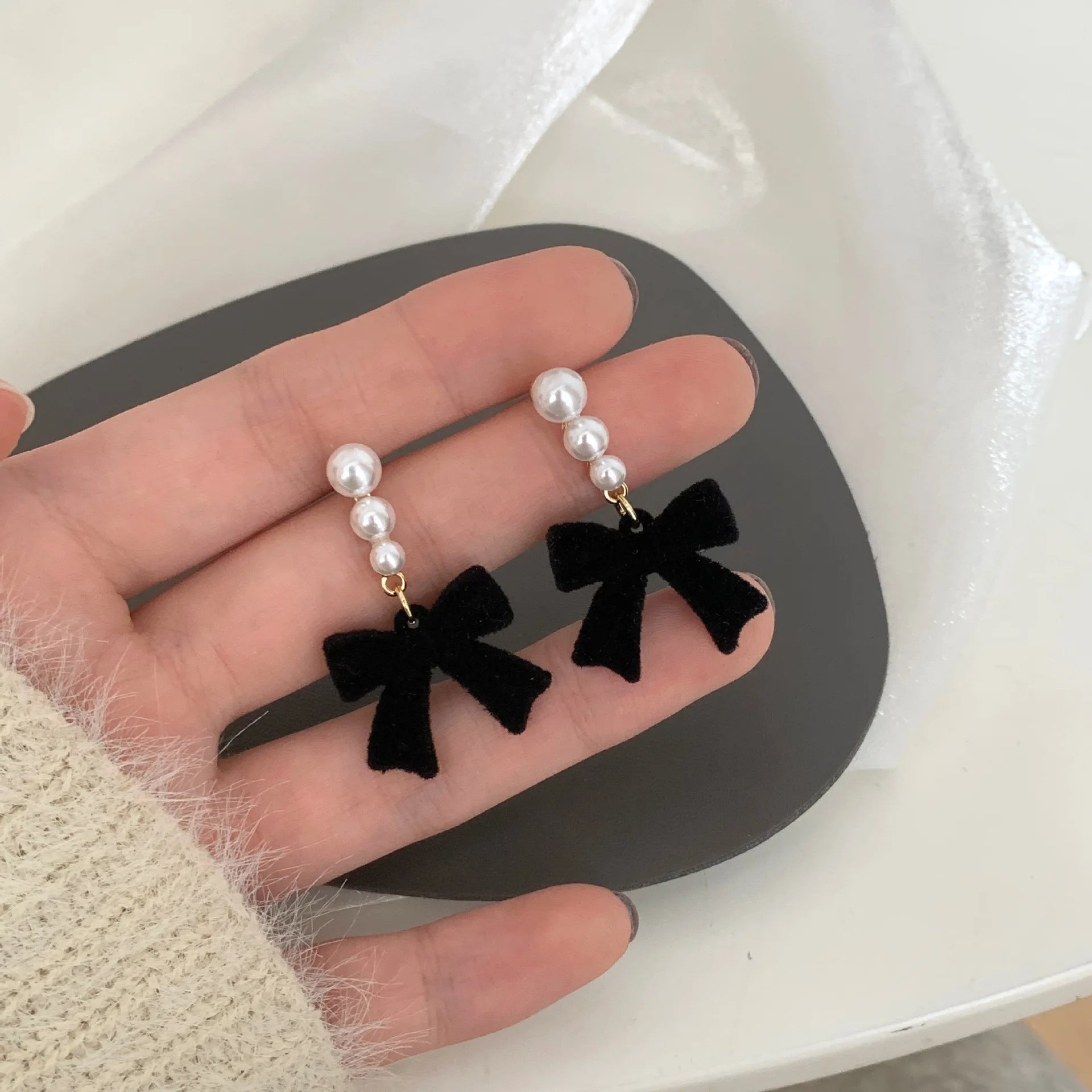 Sweet Black Red Velvet Bow-knot Pearl Drop Earrings for Women Elegant Korean Fashion Wedding Dangle Earring Gift