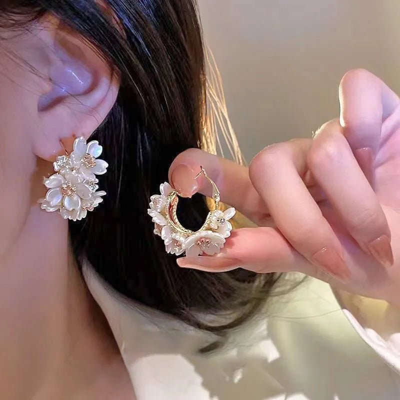 Exquisite White Flower Splicing Hoop Earrings